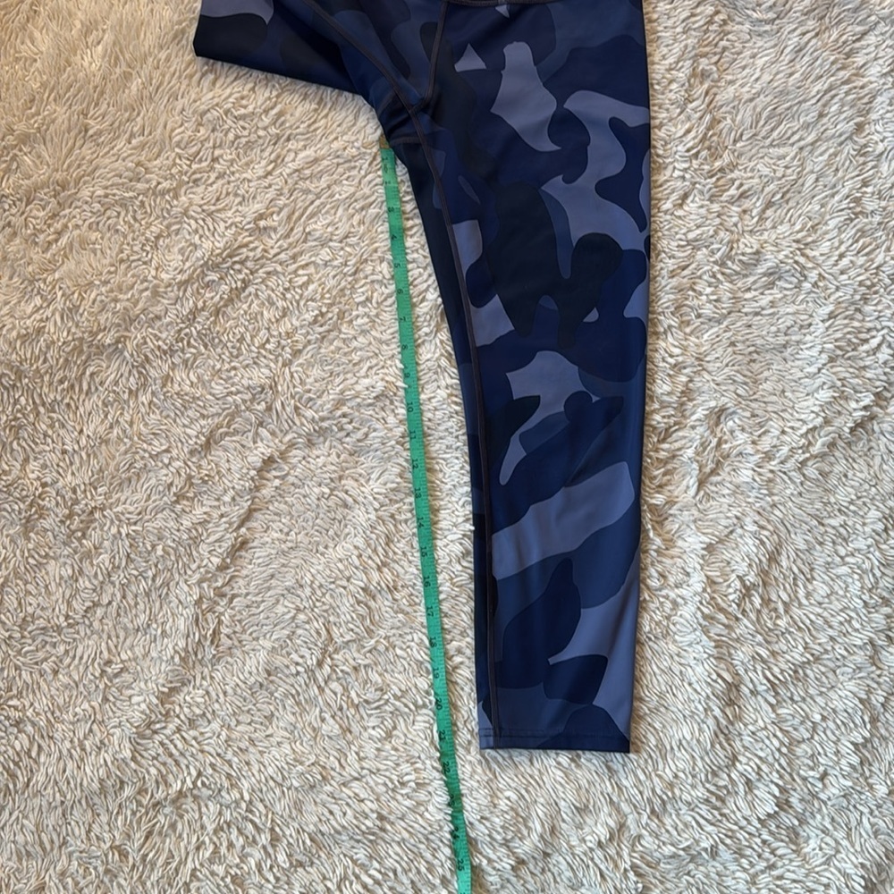 Athleta Blue Camo Capri Sonar Leggings Style #347939 size S - Picture 5 of 11
